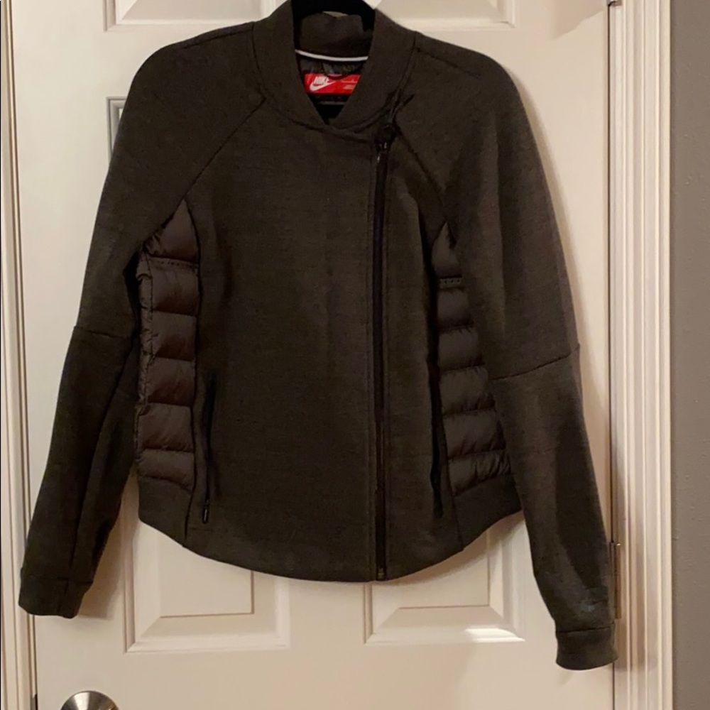 NWOT Nike women zip up sweater
